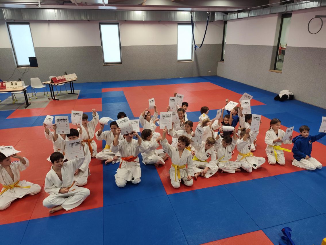 signal-2025-11-30-181211_003